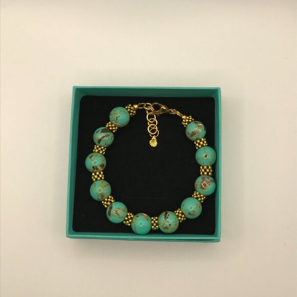 Turquoise Sea Shell Beaded Bracelet with large Stainless Steel Gold Plated Clasp - Picture 2 of 11